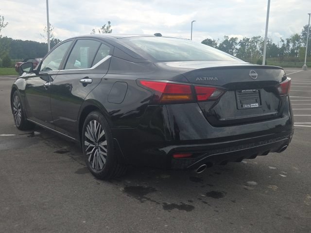Used 2024 Nissan Altima 2.5 SV w/ SV Premium Package FWD image 11