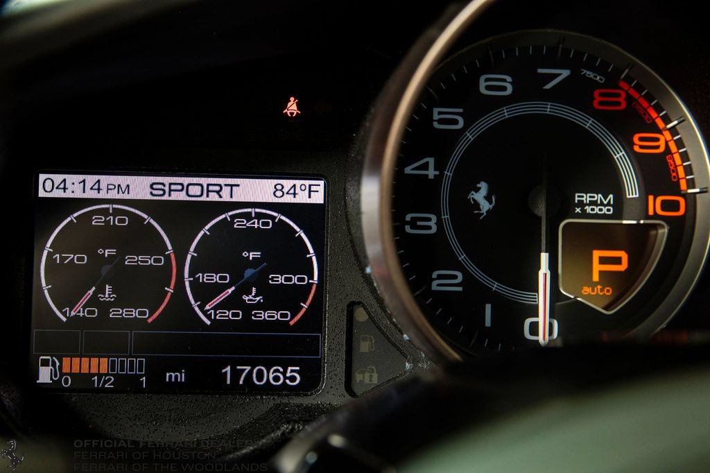 Used 2010 Ferrari California RWD image 12