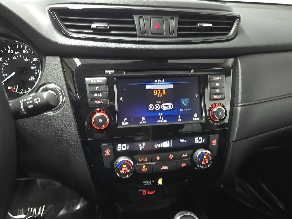 Used 2020 Nissan Rogue SV image 24