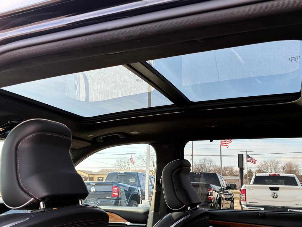 Used 2024 Jeep Grand Cherokee L Summit image 16