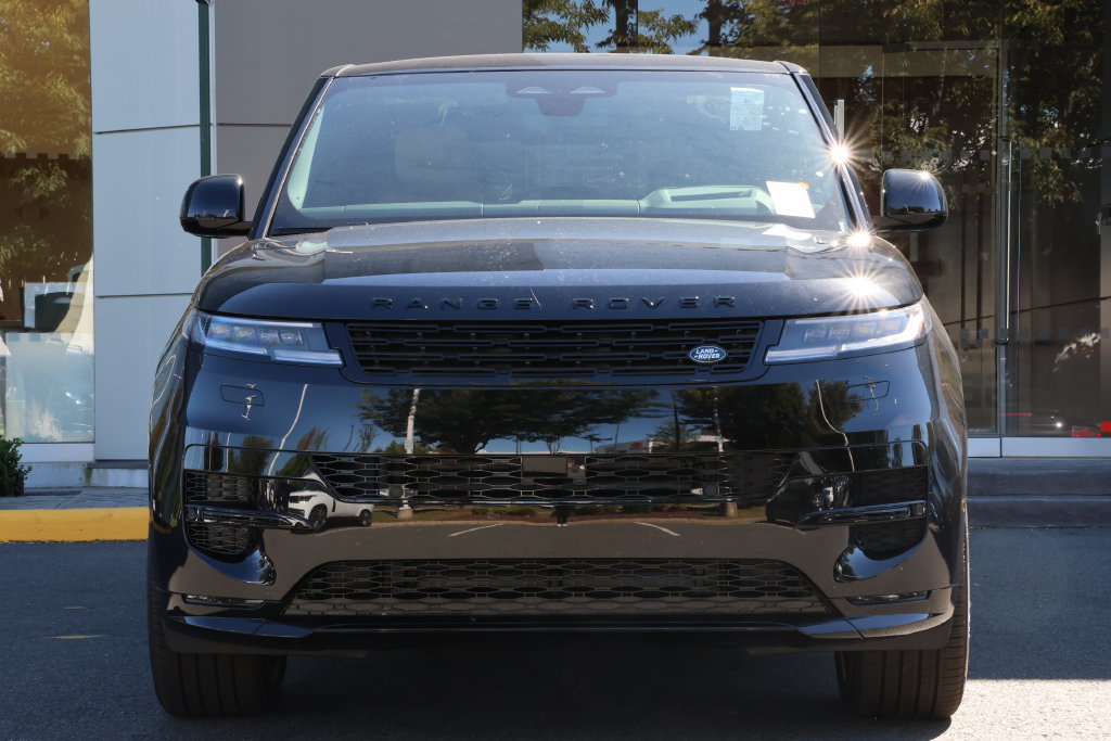 New 2027 Land Rover Range Rover Sport Dynamic SE AWD/4WD image 3
