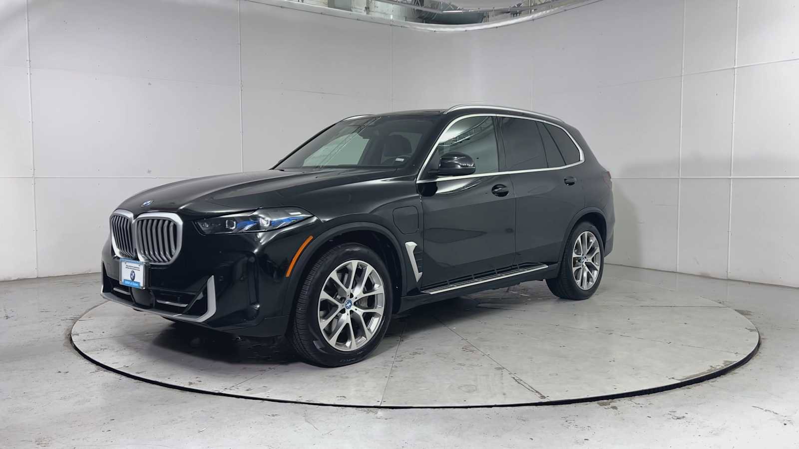 Used 2025 BMW X5 xDrive50e image 6