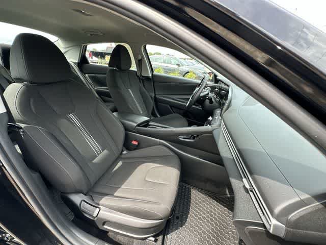 Used 2023 Hyundai Elantra SEL w/ Convenience Package FWD image 22