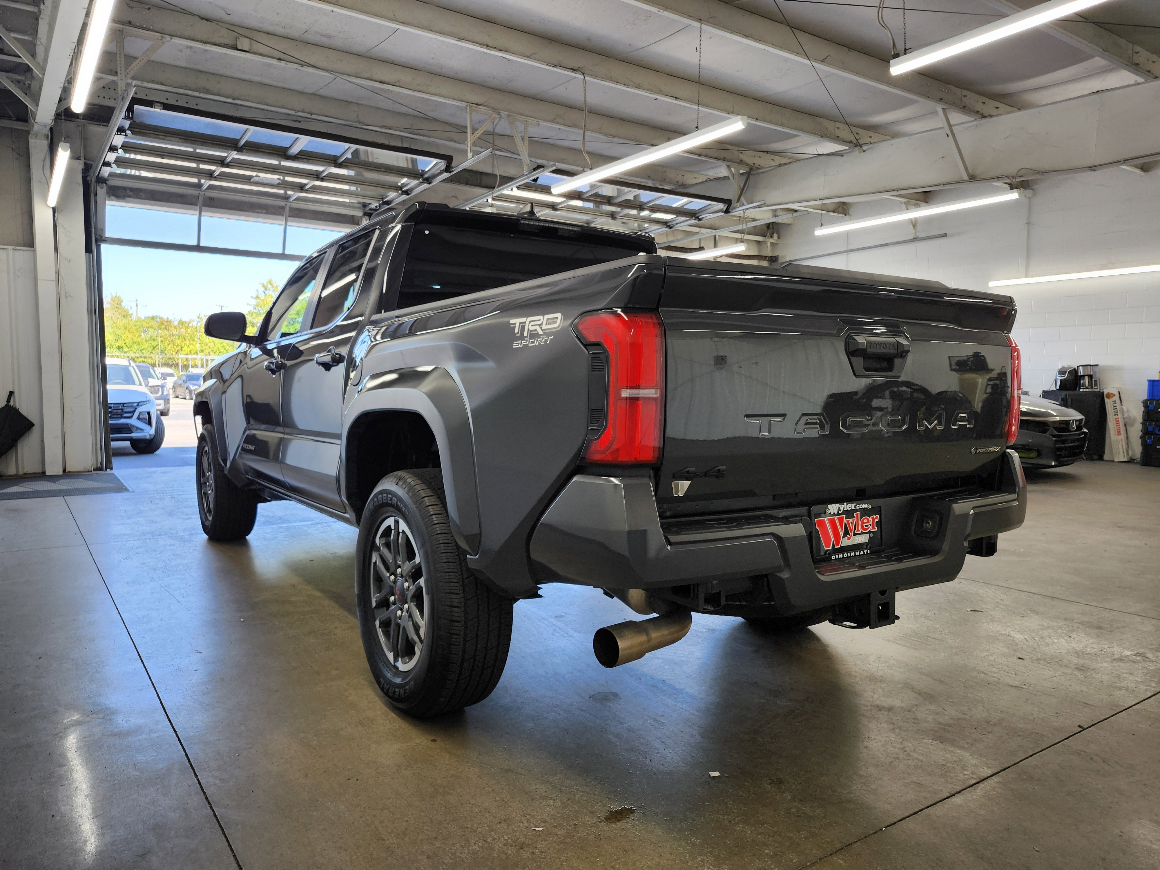 Used 2024 Toyota Tacoma TRD Sport image 29