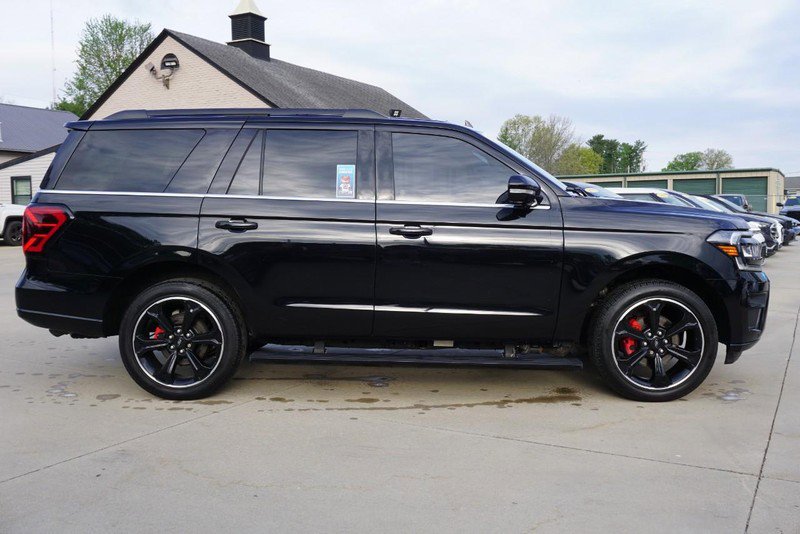 Used 2023 Ford Expedition Limited image 2