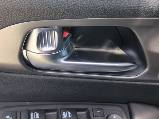 New 2026 Chrysler Pacifica Select FWD image 26