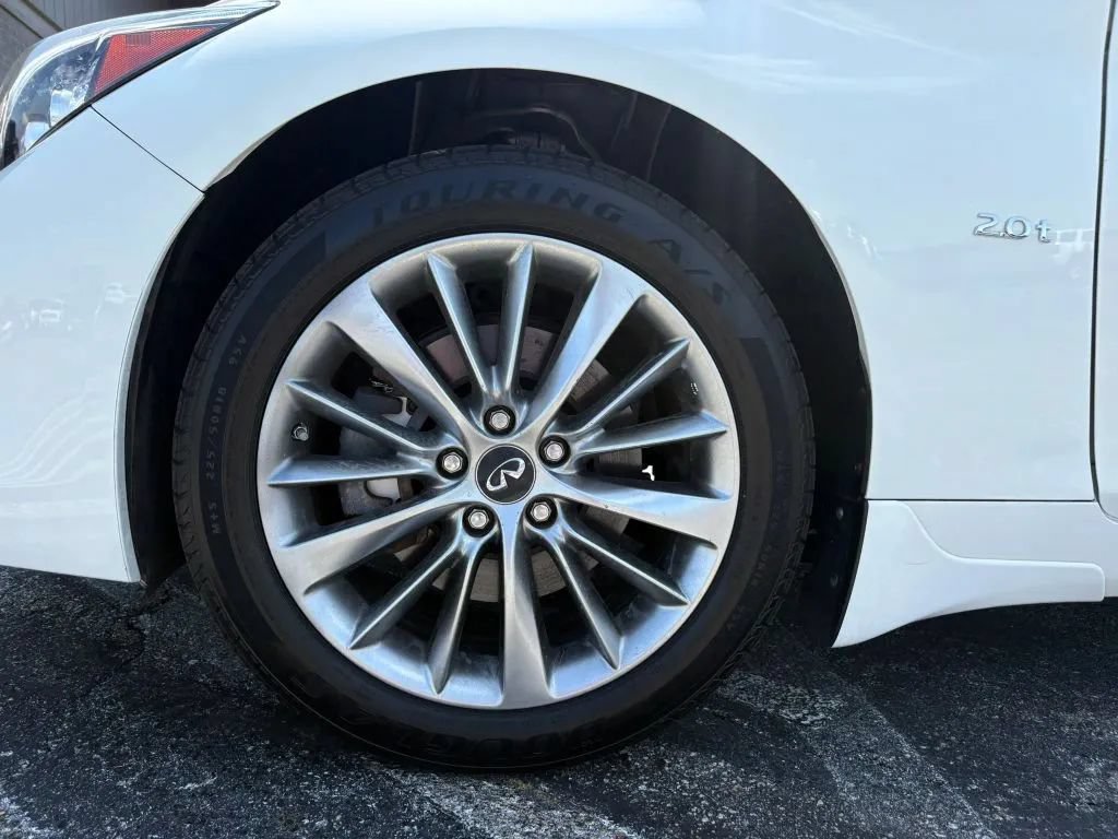 Used 2018 INFINITI Q50 Luxe w/ Essential Package (2.0T Luxe) AWD/4WD image 27