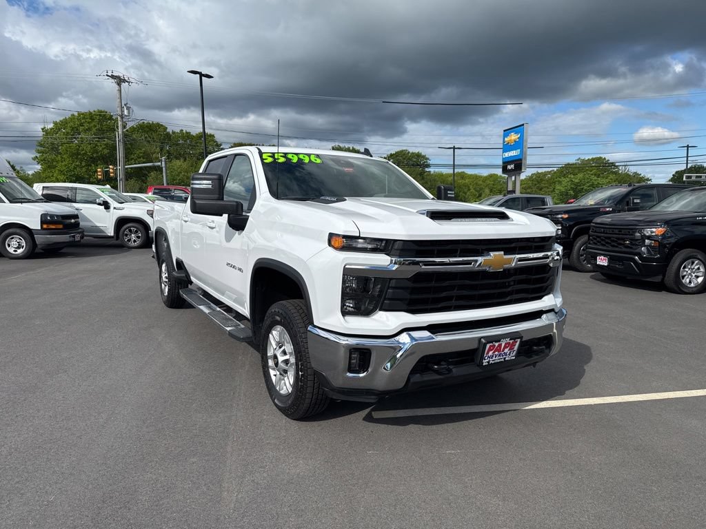 Used 2025 Chevrolet Silverado 2500 LT w/ Convenience Package AWD/4WD image 2