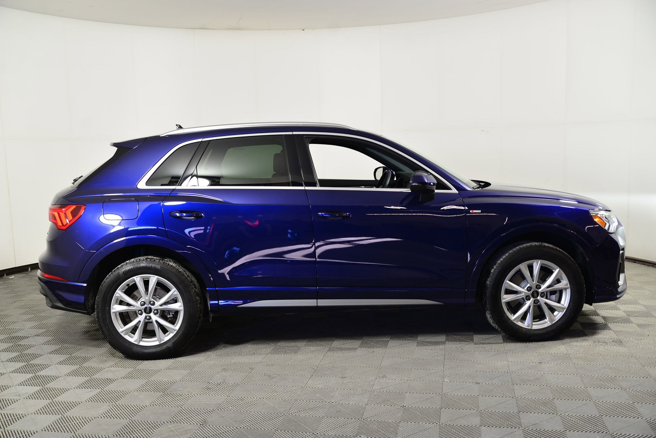 Certified 2025 Audi Q3 2.0T Premium w/ Convenience Package image 7