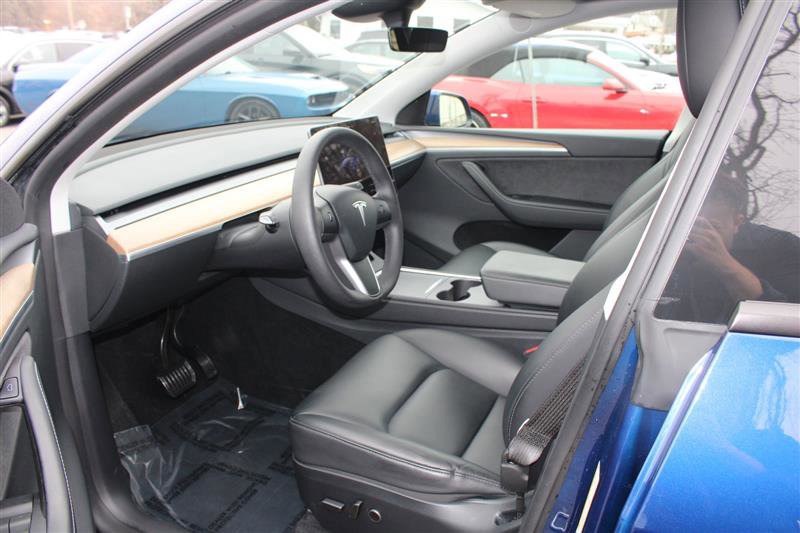 Used 2024 Tesla Model Y Long Range image 10