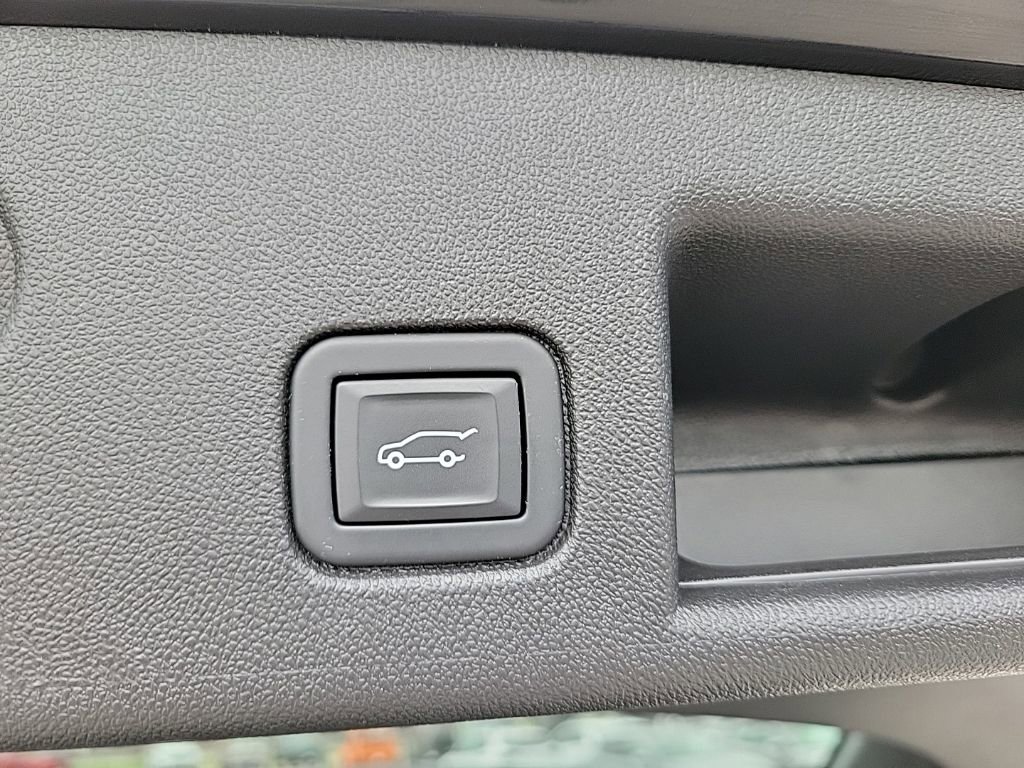 Used 2024 Chevrolet Equinox LT AWD/4WD image 9