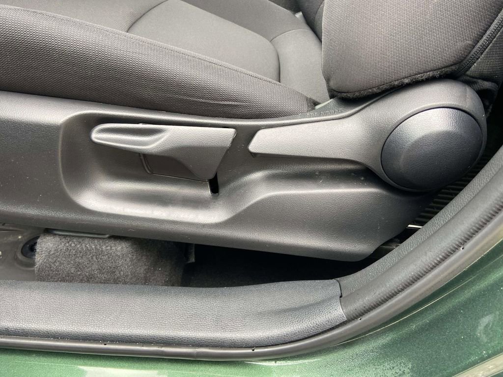 Used 2025 Toyota Corolla Cross LE image 15