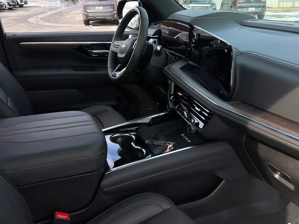 New 2026 Chevrolet Suburban High Country image 9