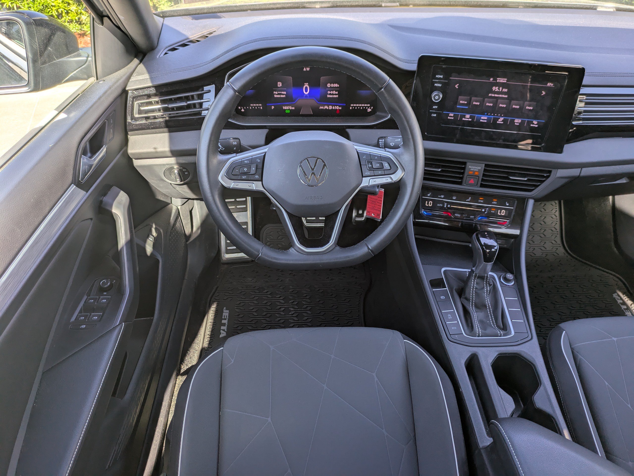 Used 2025 Volkswagen Jetta Sport FWD image 14