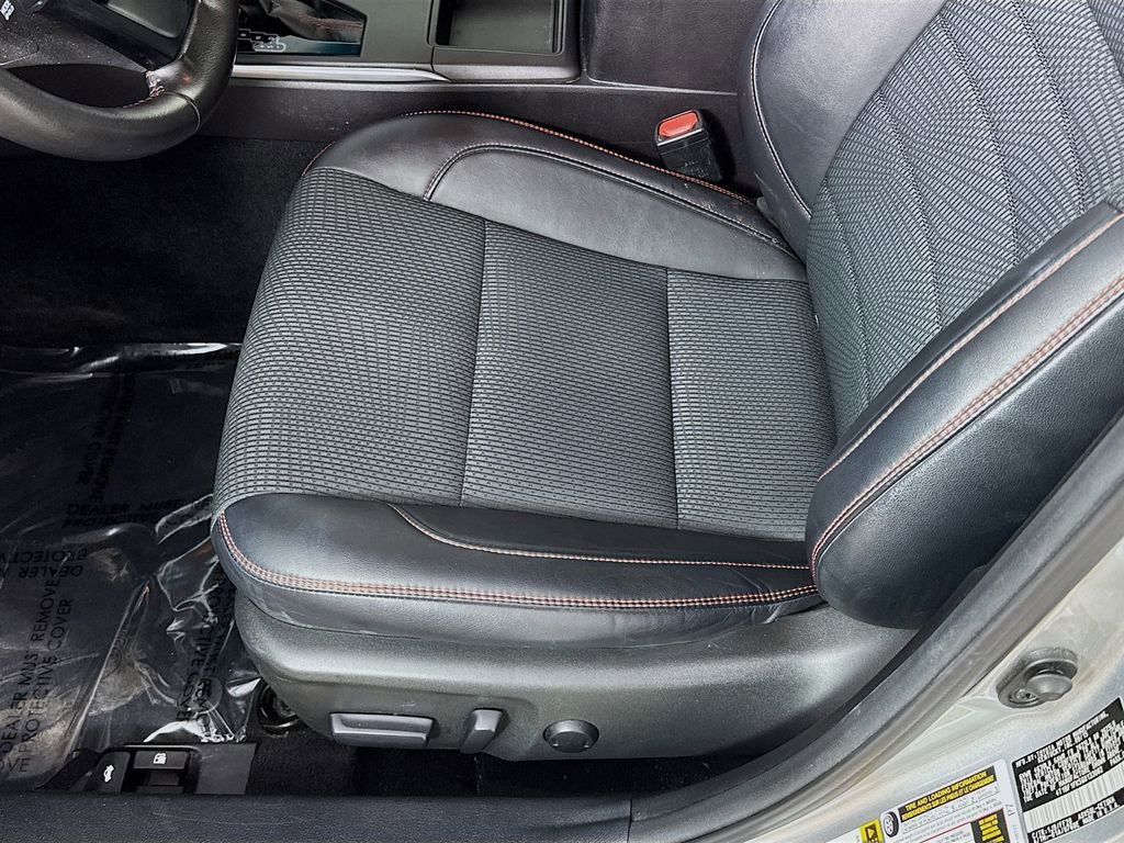 Used 2016 Toyota Camry SE w/ Moonroof Package FWD image 22