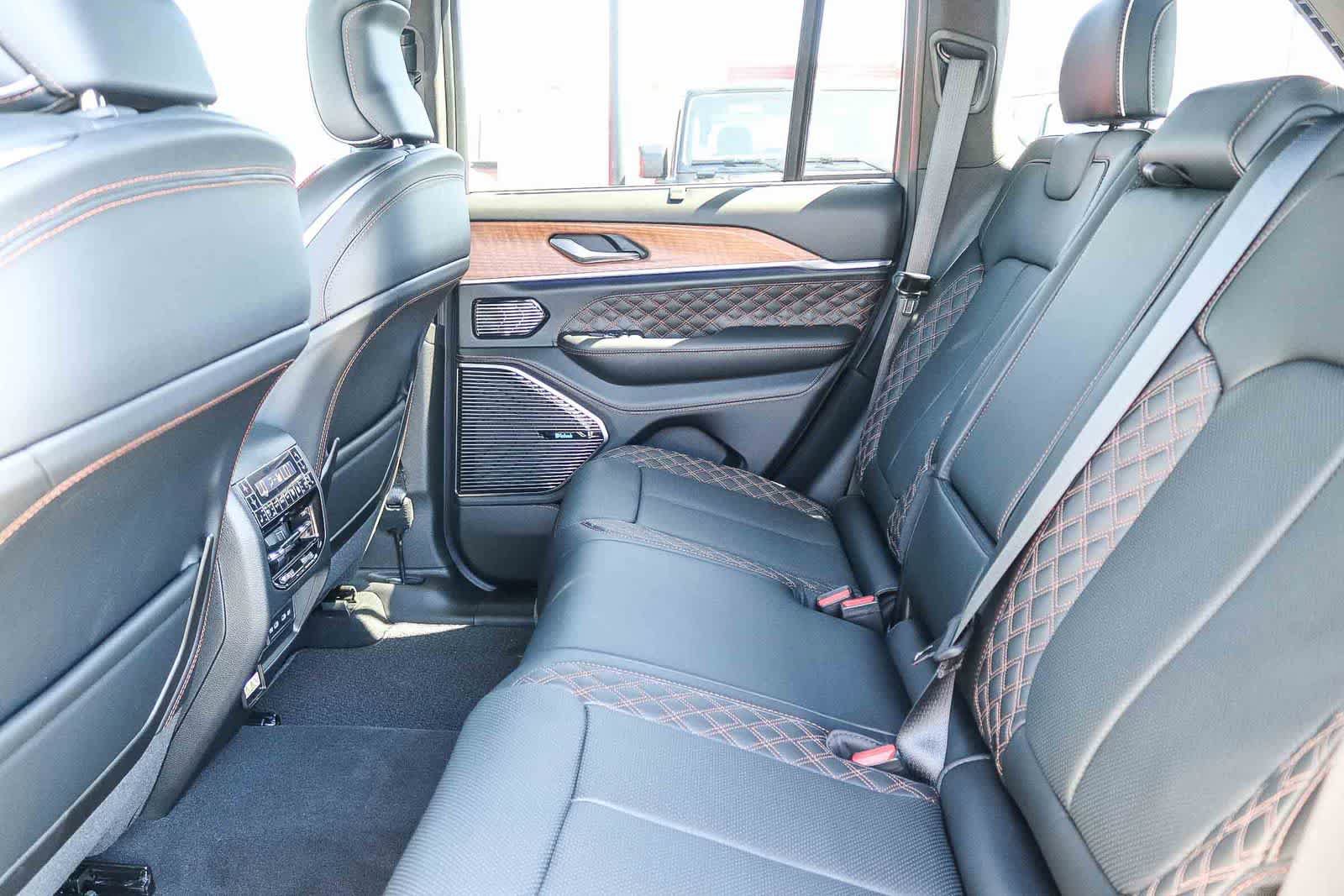 New 2026 Jeep Grand Cherokee Summit AWD/4WD image 21