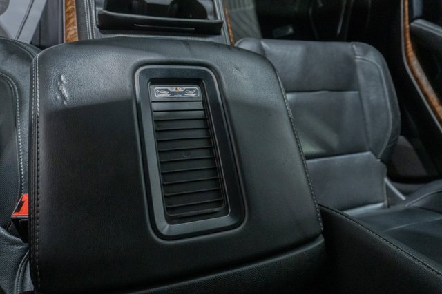 Used 2020 Chevrolet Suburban Premier image 24