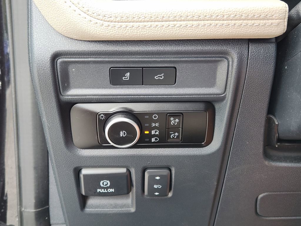 Used 2023 Ford Expedition Limited image 30