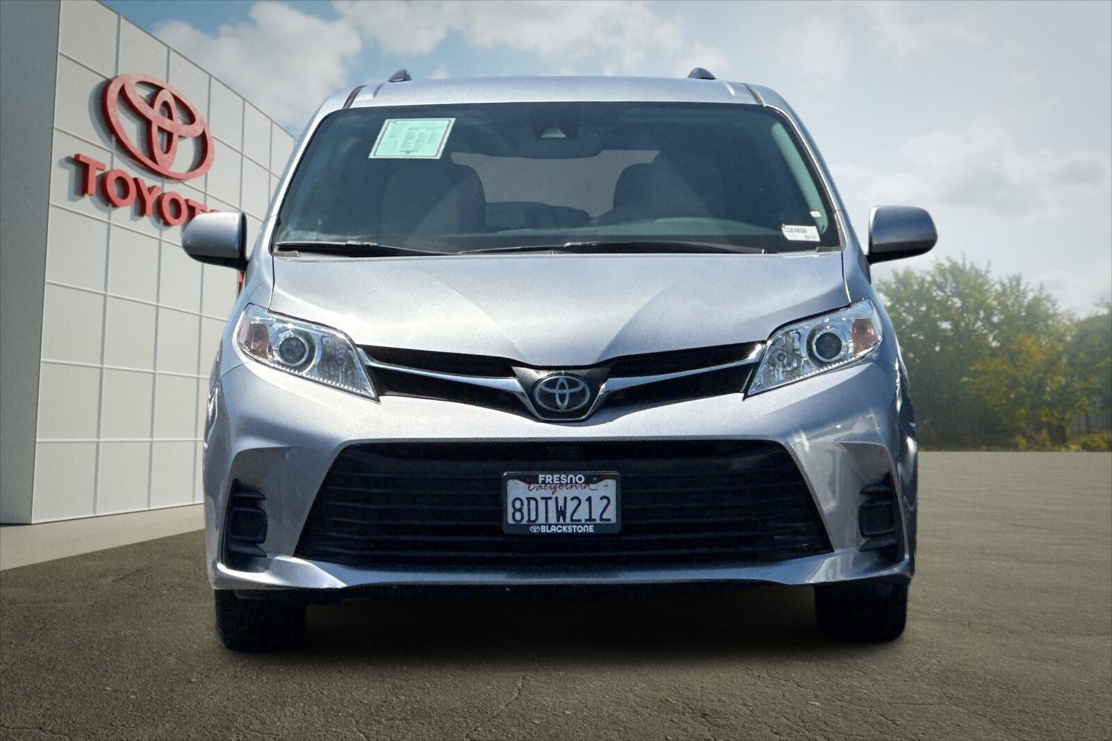 Certified 2018 Toyota Sienna LE FWD image 8