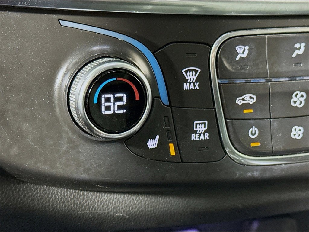 Used 2020 Chevrolet Traverse LT image 17