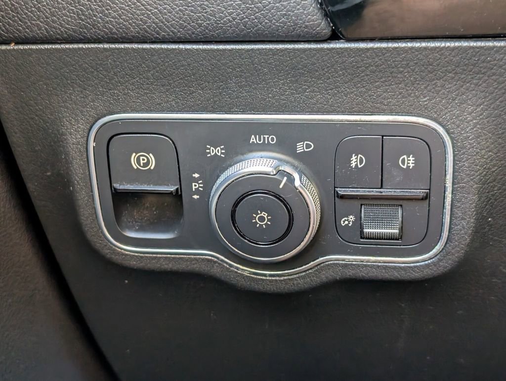 Used 2021 Mercedes-Benz GLA 250 image 25