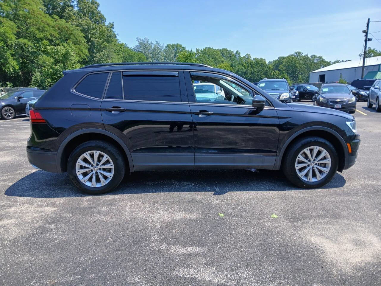 Used 2020 Volkswagen Tiguan S image 4