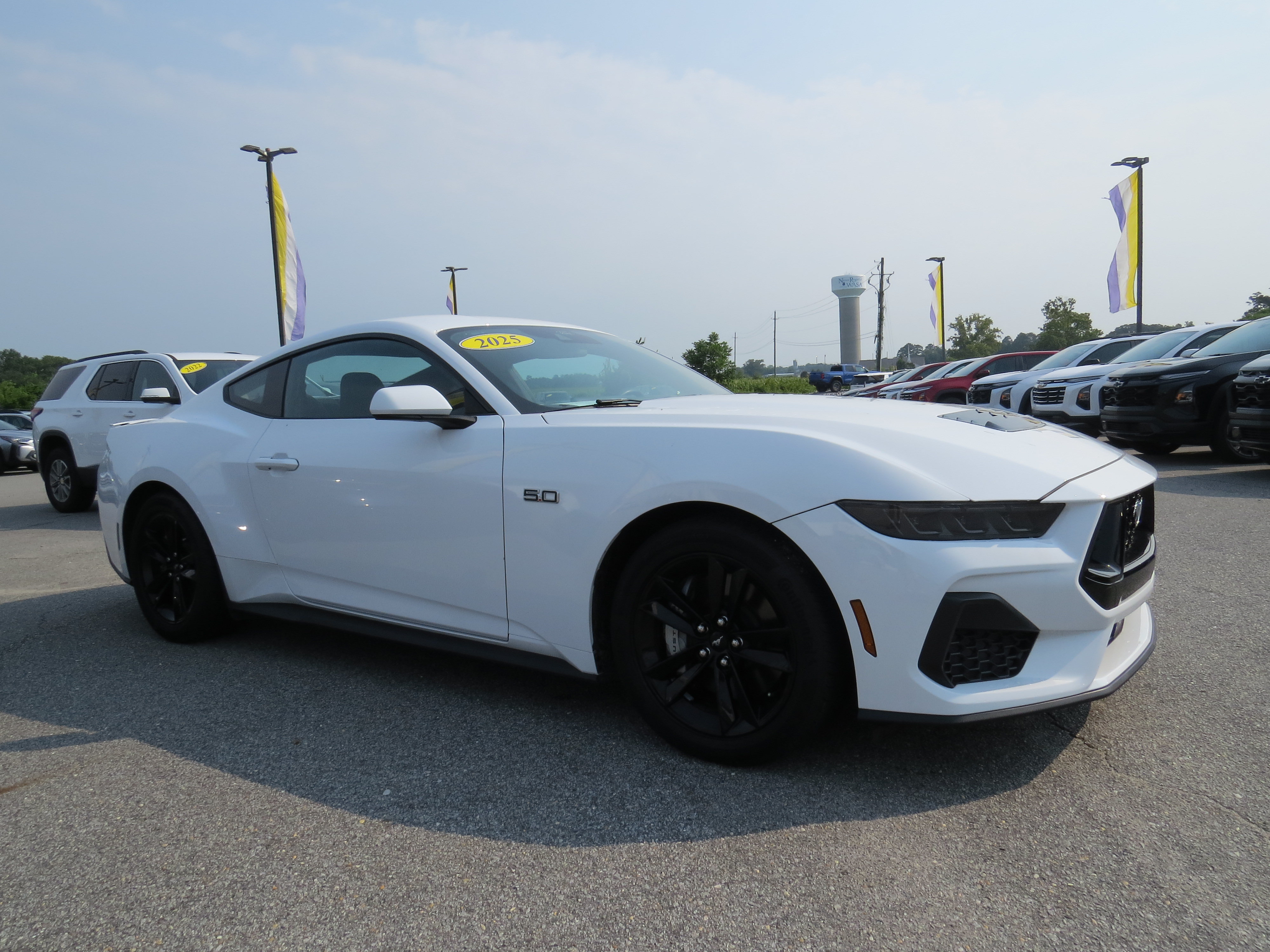 Used 2025 Ford Mustang GT RWD image 9
