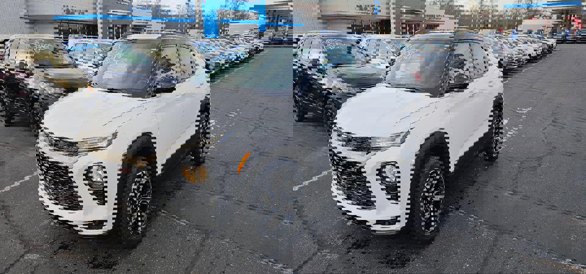 Certified 2023 Chevrolet TrailBlazer RS w/ Convenience Package image 3