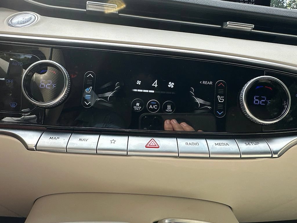 Used 2023 Genesis Electrified GV70 AWD/4WD image 17