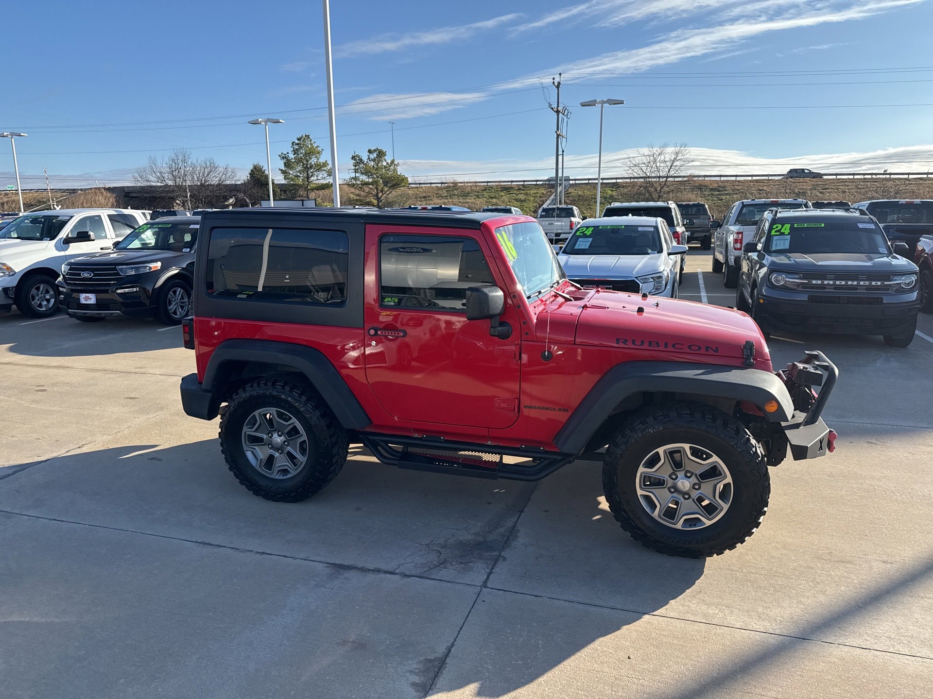 Used 2016 Jeep Wrangler Rubicon w/ Power Convenience Group image 5