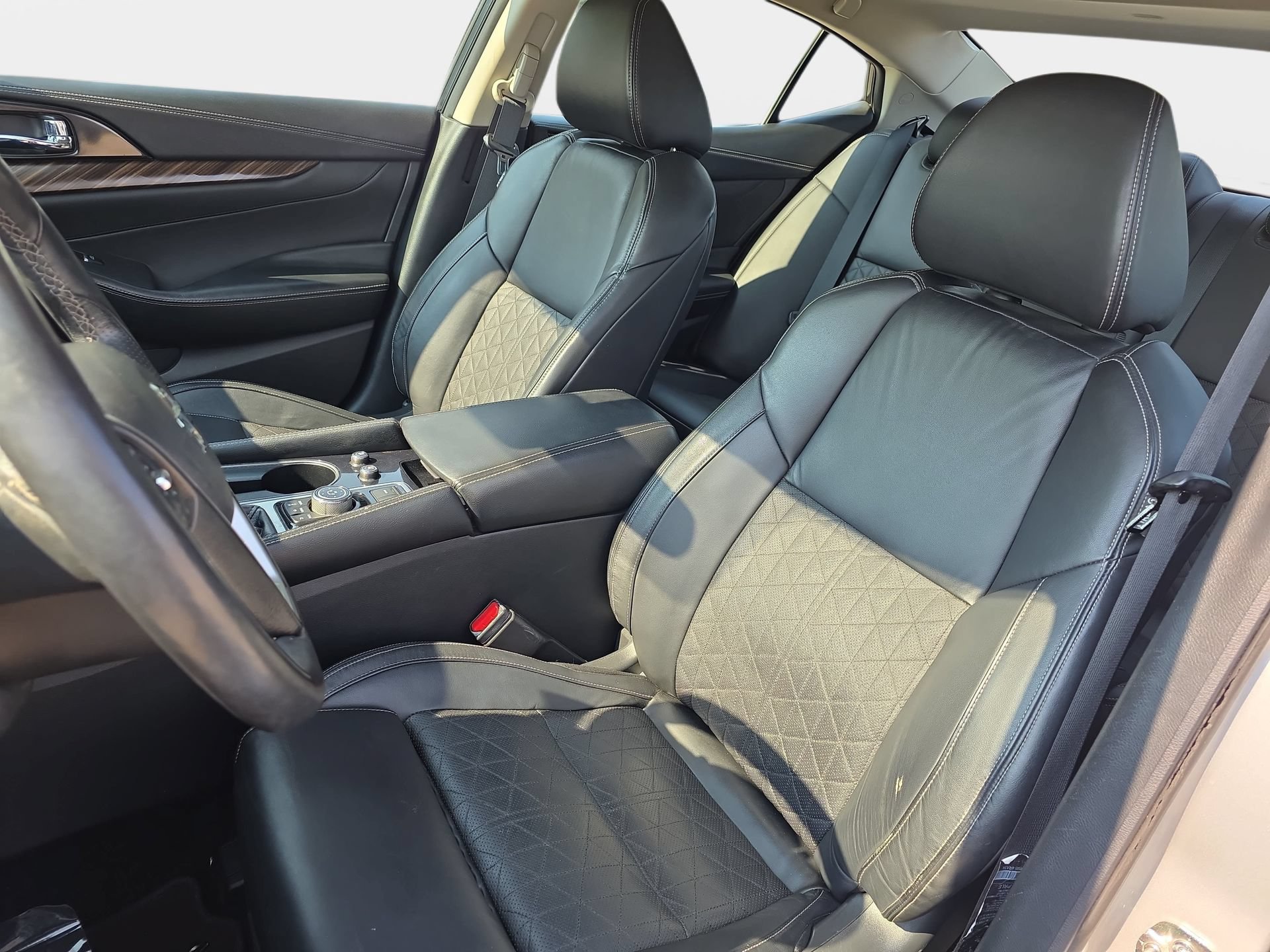 Used 2018 Nissan Maxima Platinum FWD image 14