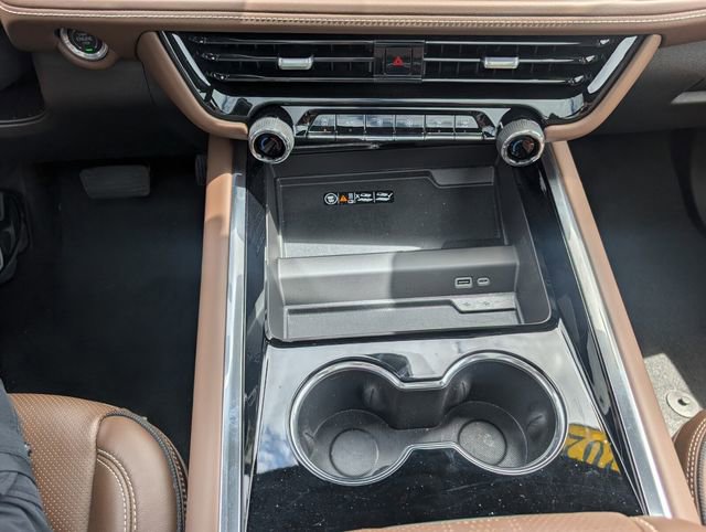 Used 2025 Chevrolet Tahoe High Country image 26