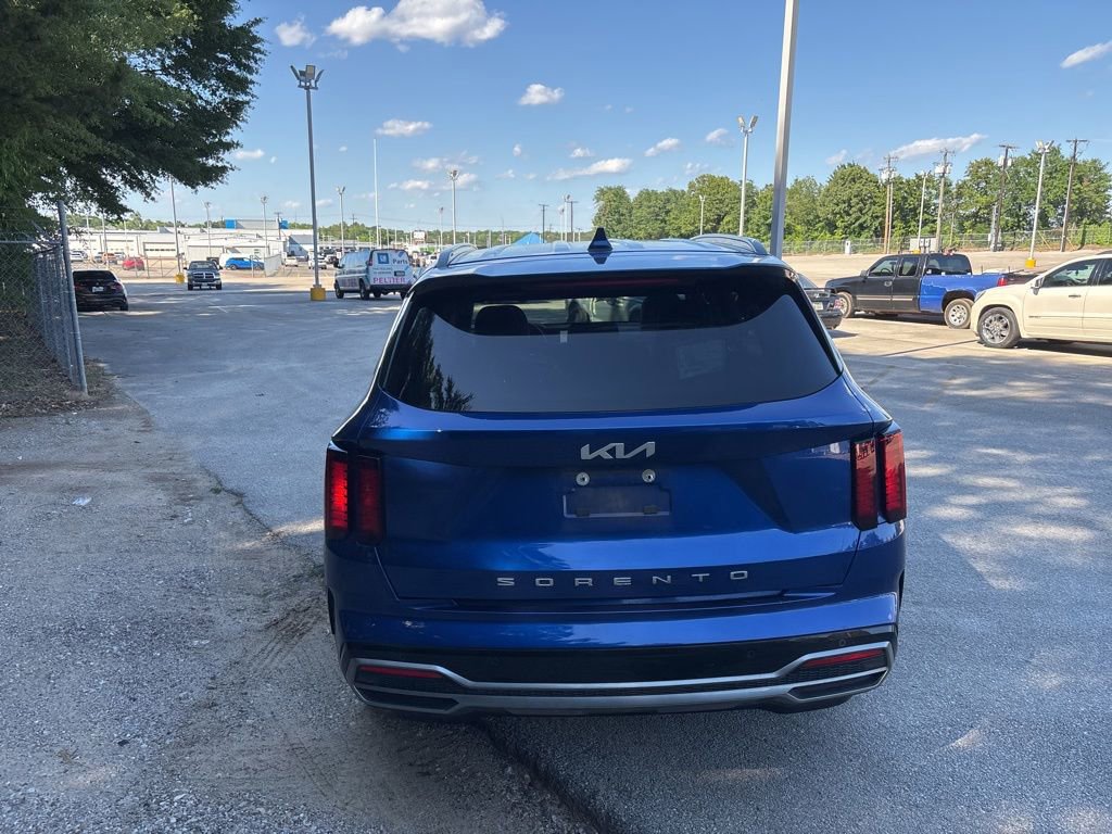 Used 2022 Kia Sorento S FWD image 6