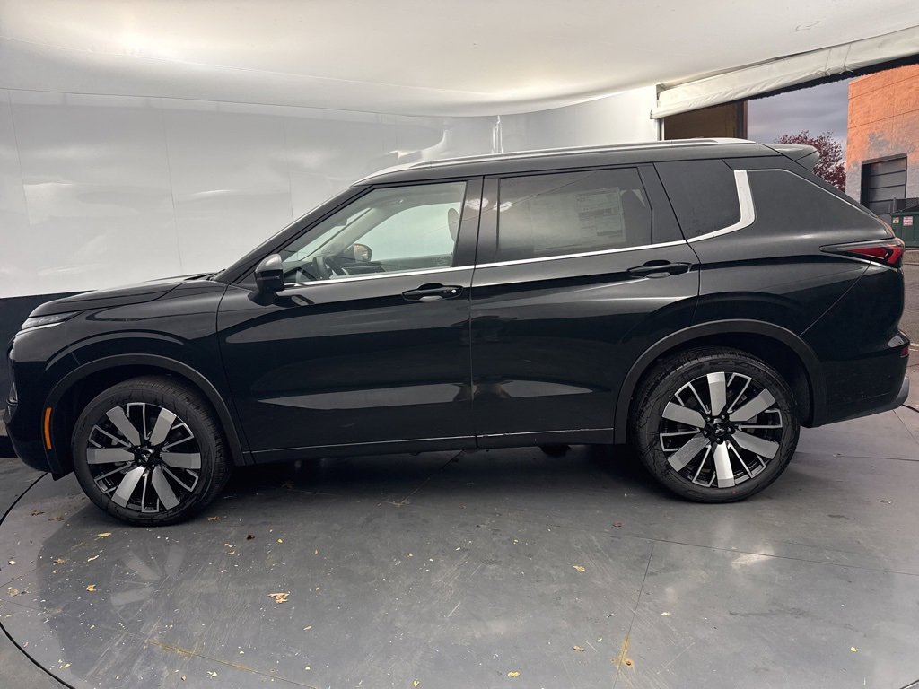 New 2025 Mitsubishi Outlander SEL image 6