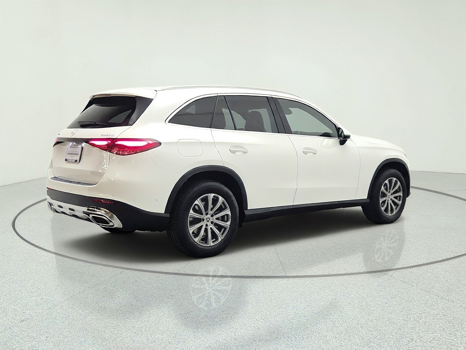 Used 2023 Mercedes-Benz GLC 300 4MATIC image 5