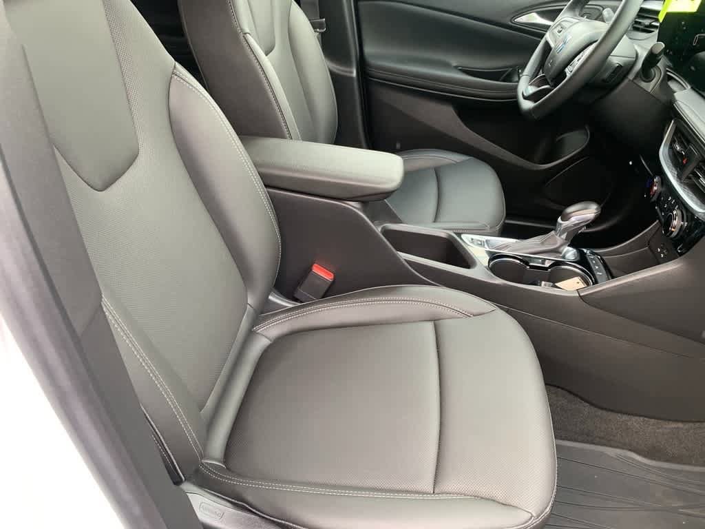 Used 2024 Buick Encore GX Sport Touring AWD/4WD image 12