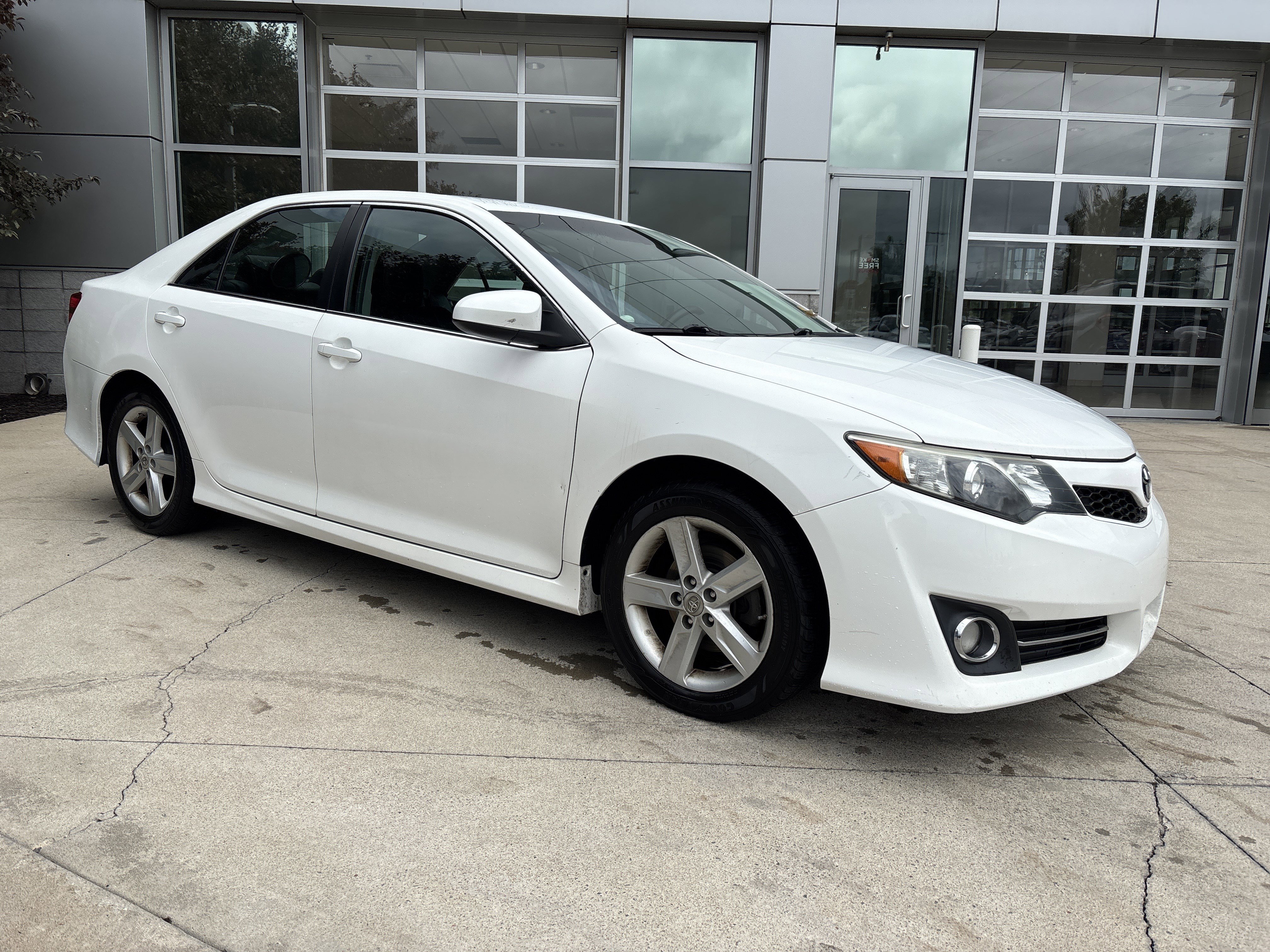 Used 2012 Toyota Camry SE FWD video 2