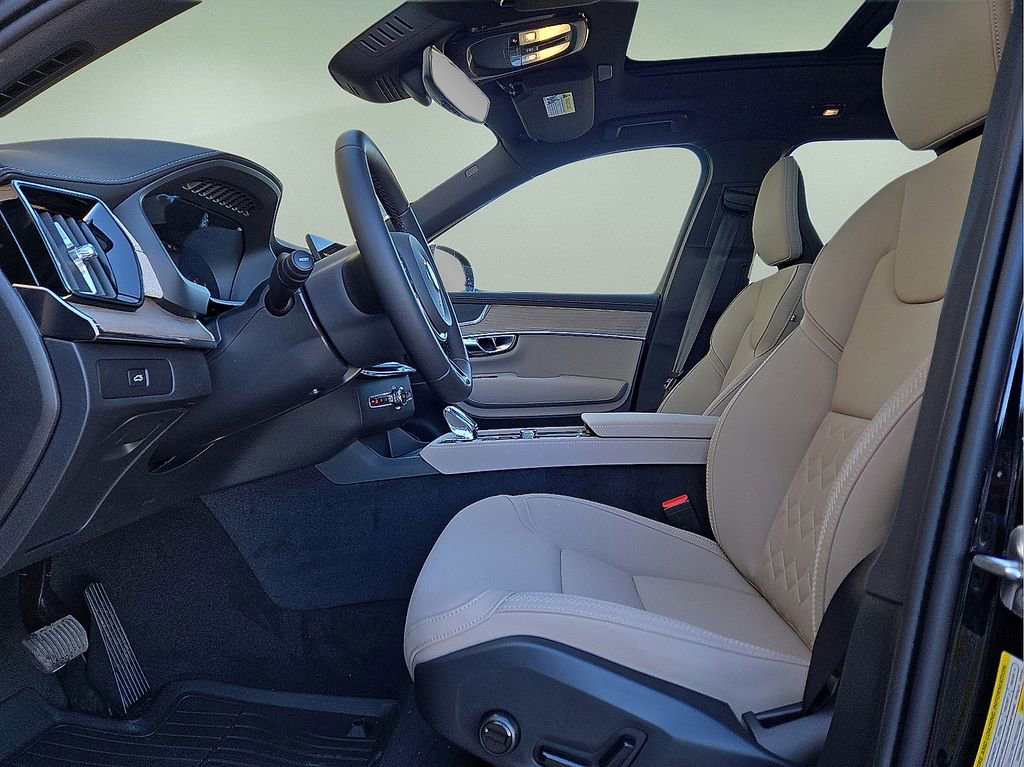 New 2026 Volvo XC90 B6 Plus w/ Protection Package Premier AWD/4WD image 23