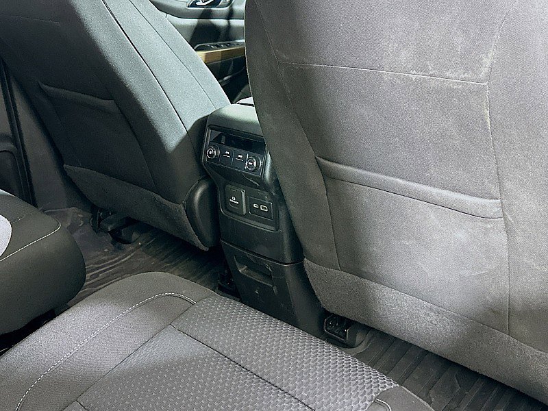 Used 2022 GMC Acadia SLE w/ Driver Convenience Package image 32