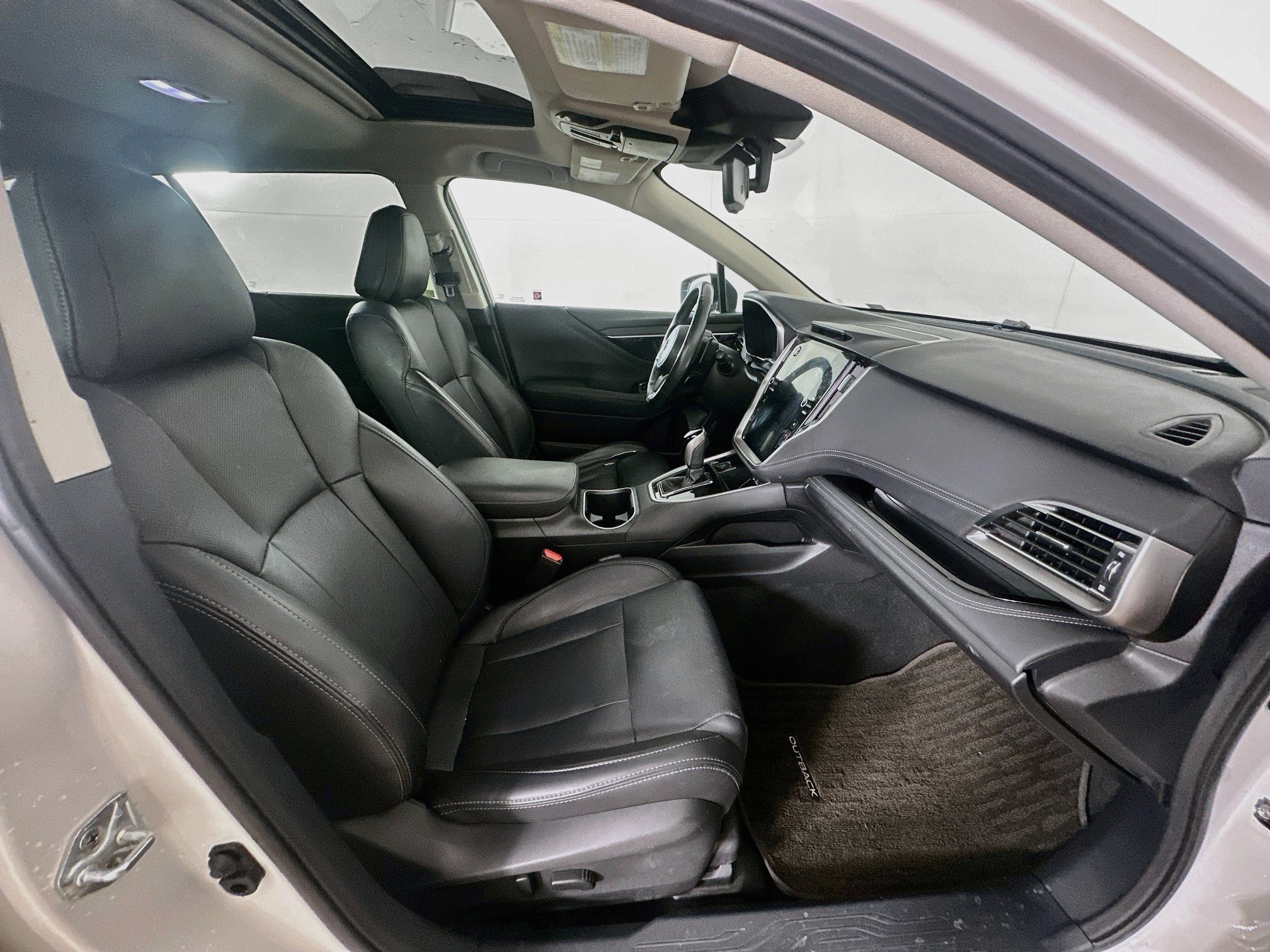 Used 2023 Subaru Outback Limited AWD/4WD image 32