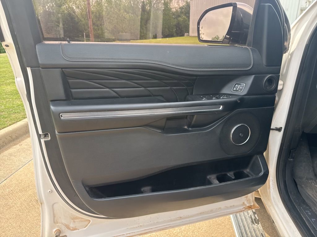 Used 2019 Ford Expedition Platinum AWD/4WD image 10