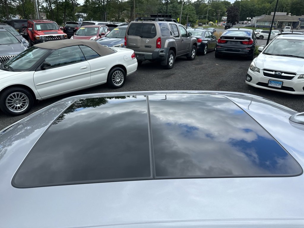 Used 2018 Chrysler 300 Limited w/ Safetytec Plus Group image 13