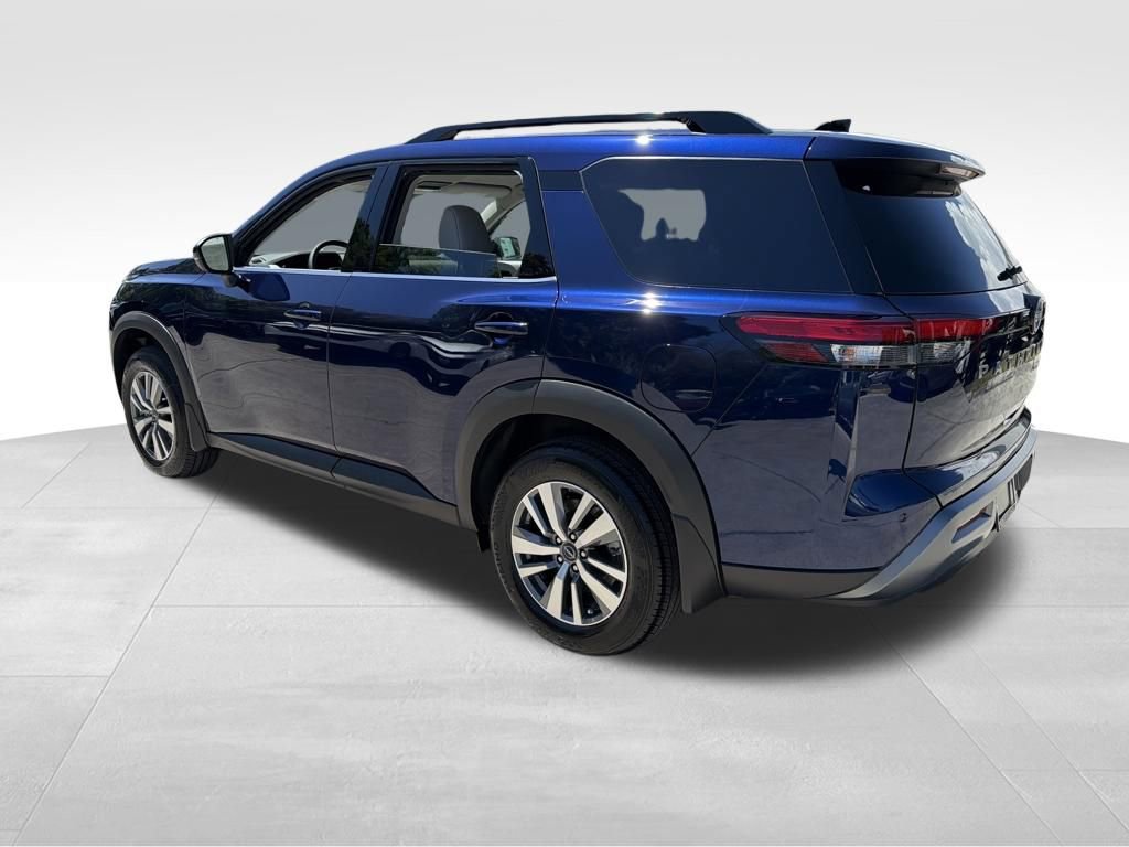 New 2026 Nissan Pathfinder SL image 5