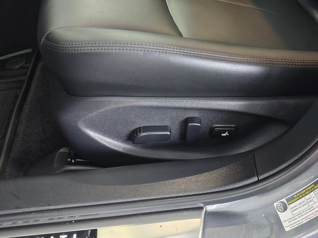 Used 2019 INFINITI Q50 Luxe w/ Essential Package (3.0T Luxe) AWD/4WD image 24