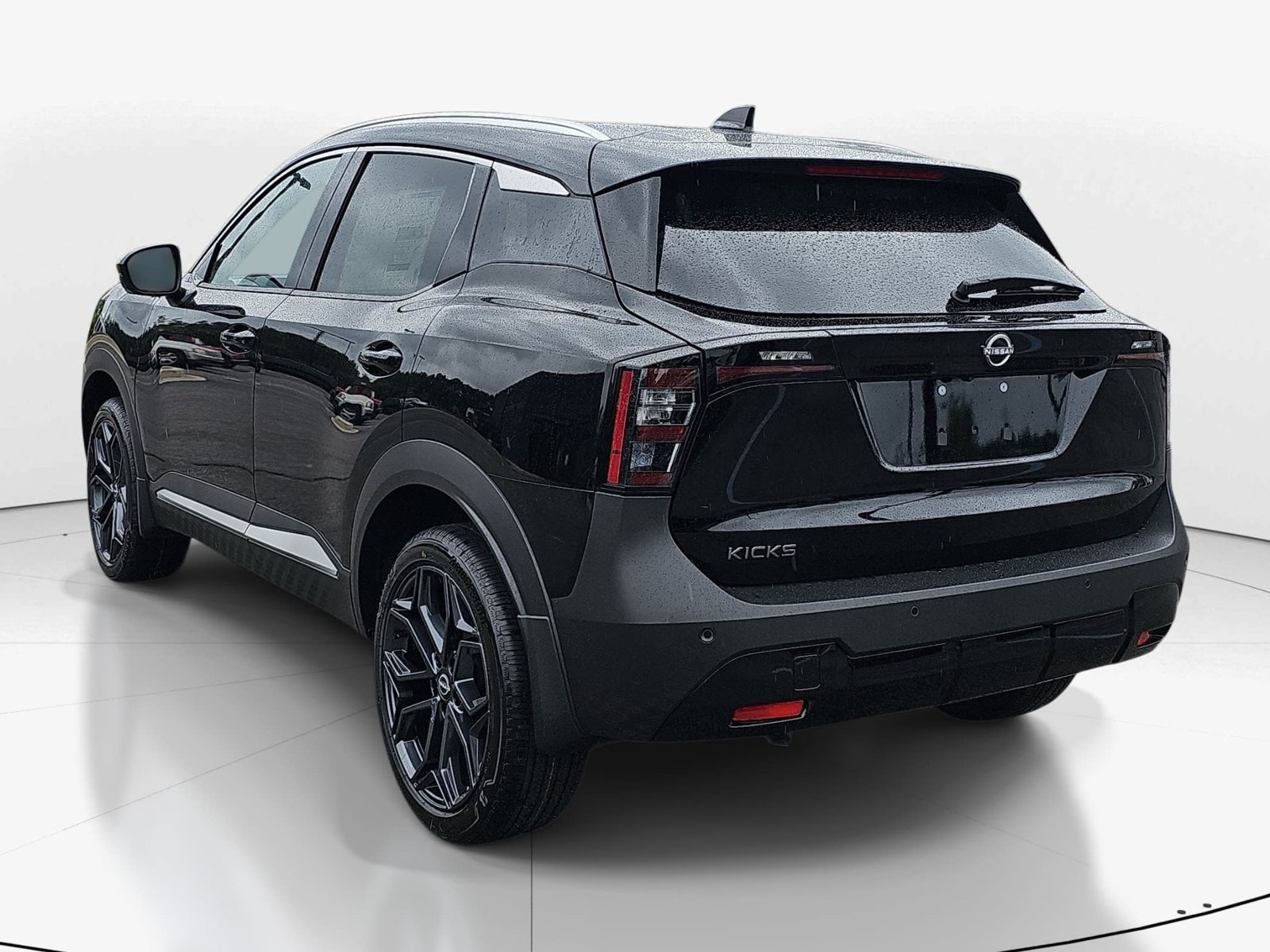 New 2027 Nissan Kicks SR w/ Cold Weather Package FWD image 8