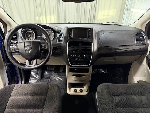 Used 2018 Dodge Grand Caravan SE w/ UConnect Hands-Free Group image 13