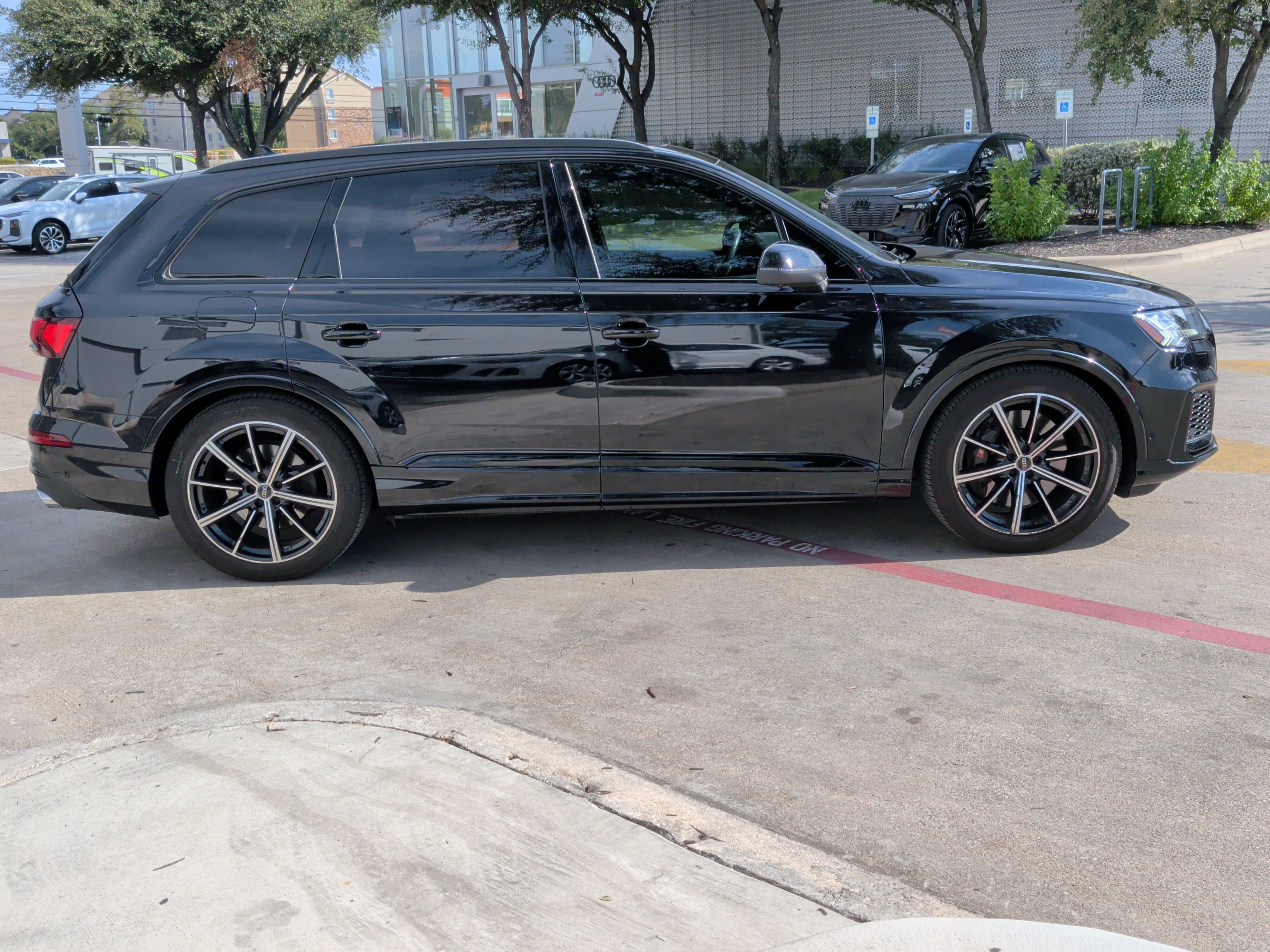 Used 2021 Audi SQ7 Prestige AWD/4WD image 11