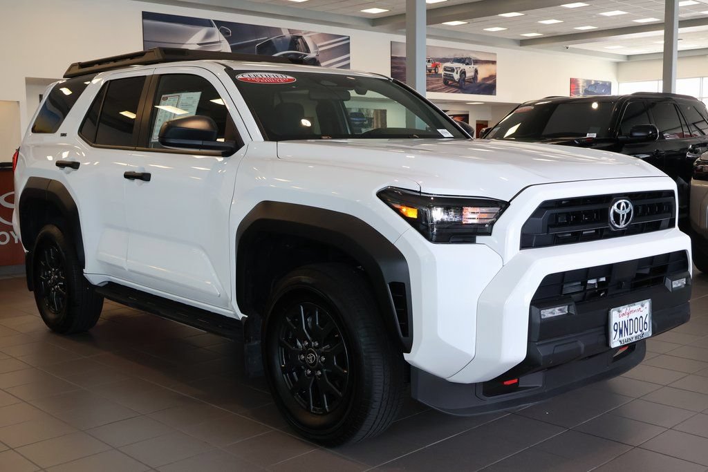 Used 2025 Toyota 4Runner SR5 AWD/4WD image 2