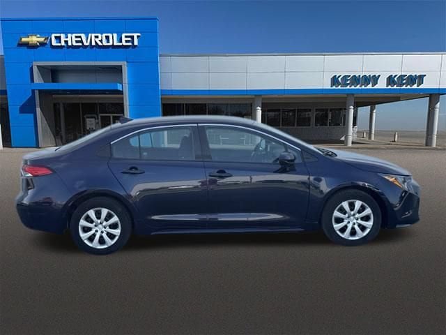 Used 2026 Toyota Corolla LE FWD image 3