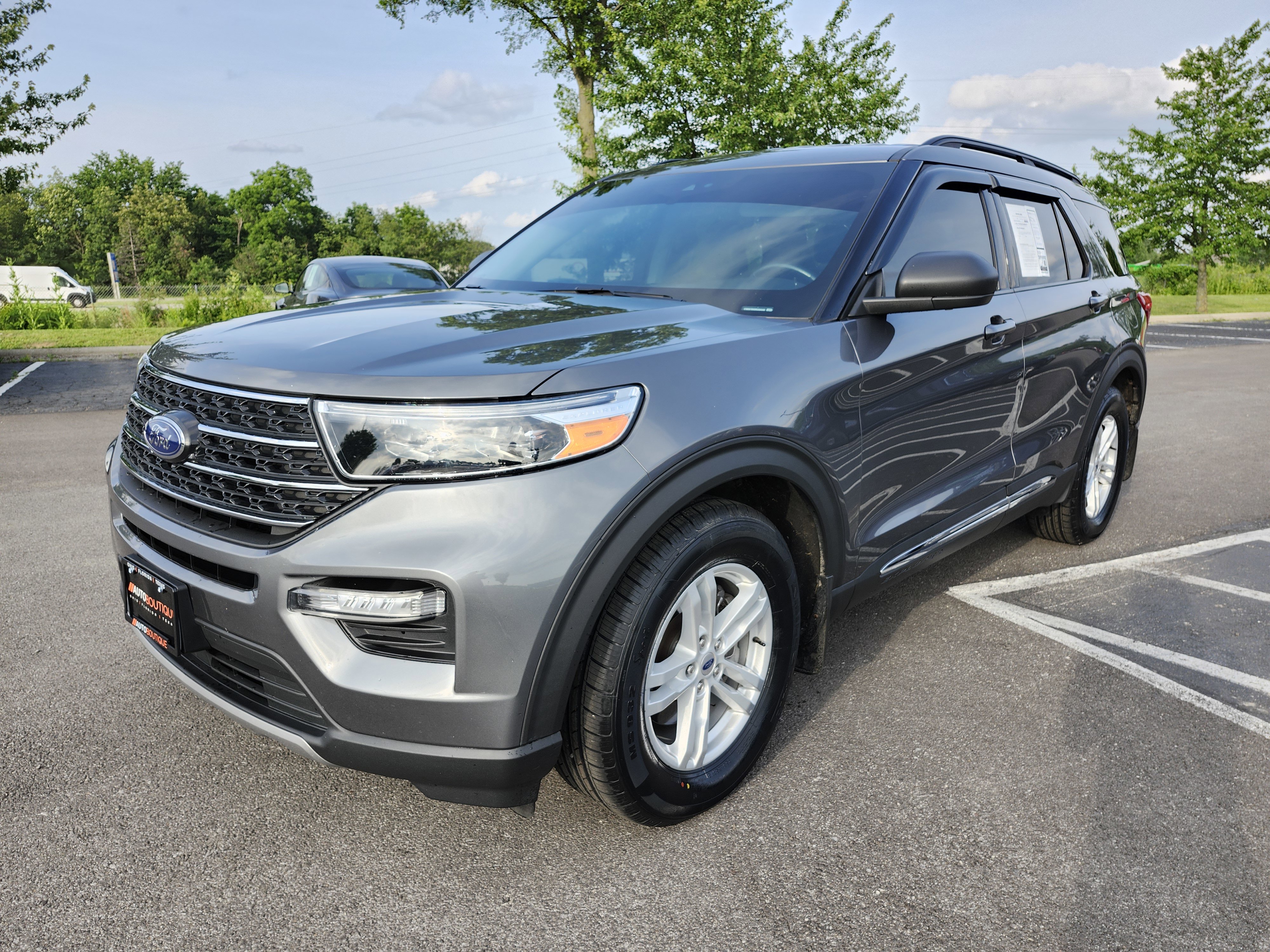 Used 2024 Ford Explorer XLT w/ Equipment Group 202A RWD image 12